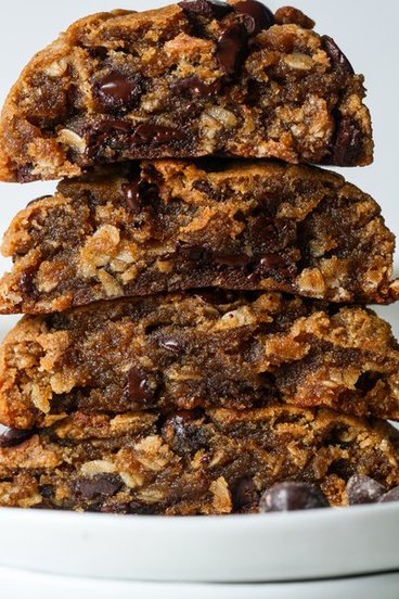 Sweet Addison's Oatmeal Chocolate Chip Cookies