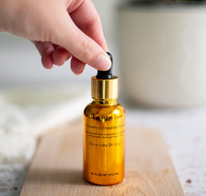 EpiLynx Brightening Vitamin C Glow Serum for sensitive, dry skin, featuring a clear glass bottle with dropper and serum inside.