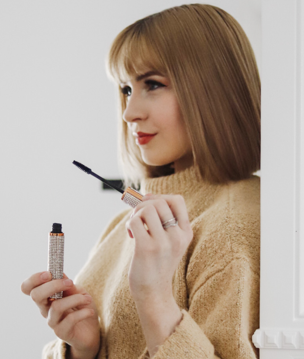 EpiLynx Mega Volume Vegan Mascara with handmade diamond case, smudge-proof formula, and full-length lash enhancement.