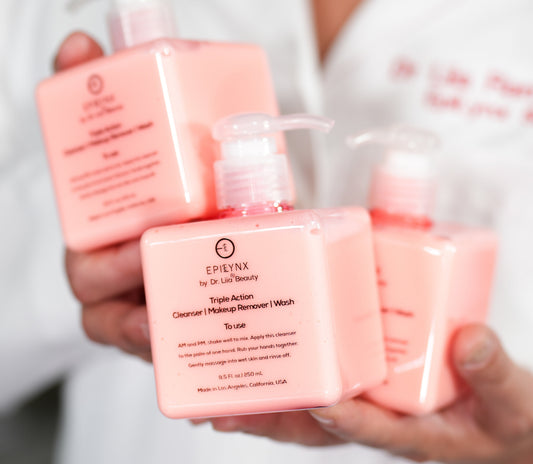 EpiLynx Gentle Hydrating Facial Cleanser with aloe, cucumber, and antioxidants in a pump bottle, suitable for vegan and sensitive skin.